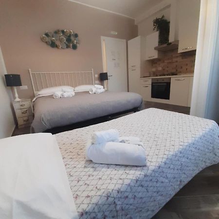 L' Ora Blu Hotel Fiumicino Kültér fotó